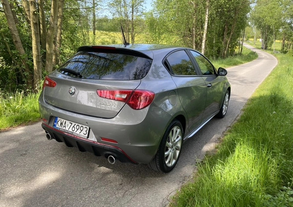 Alfa Romeo Giulietta cena 52200 przebieg: 124500, rok produkcji 2016 z Skawina małe 254